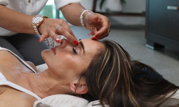 Should You Get An Oxygen Facial? Here’s What Estheticians Say